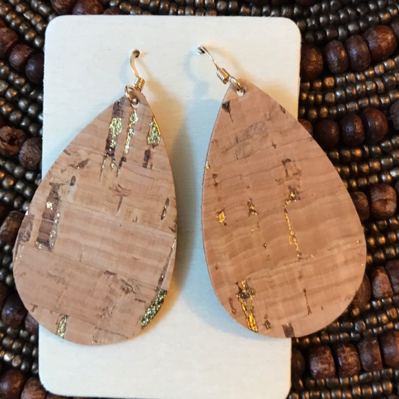 Nickel&Suede cork leather earrings new in box! - Picture 3 of 3
